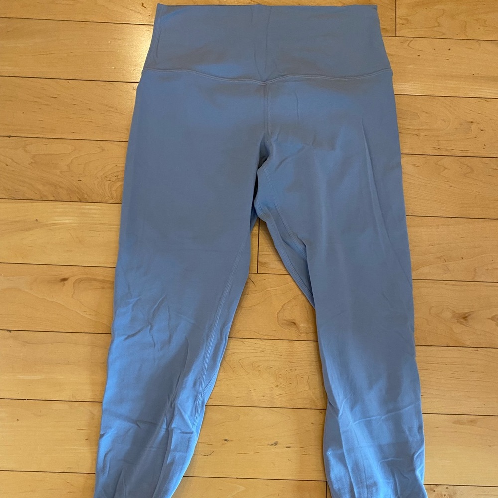Lululemon blue crop leggings size 6
